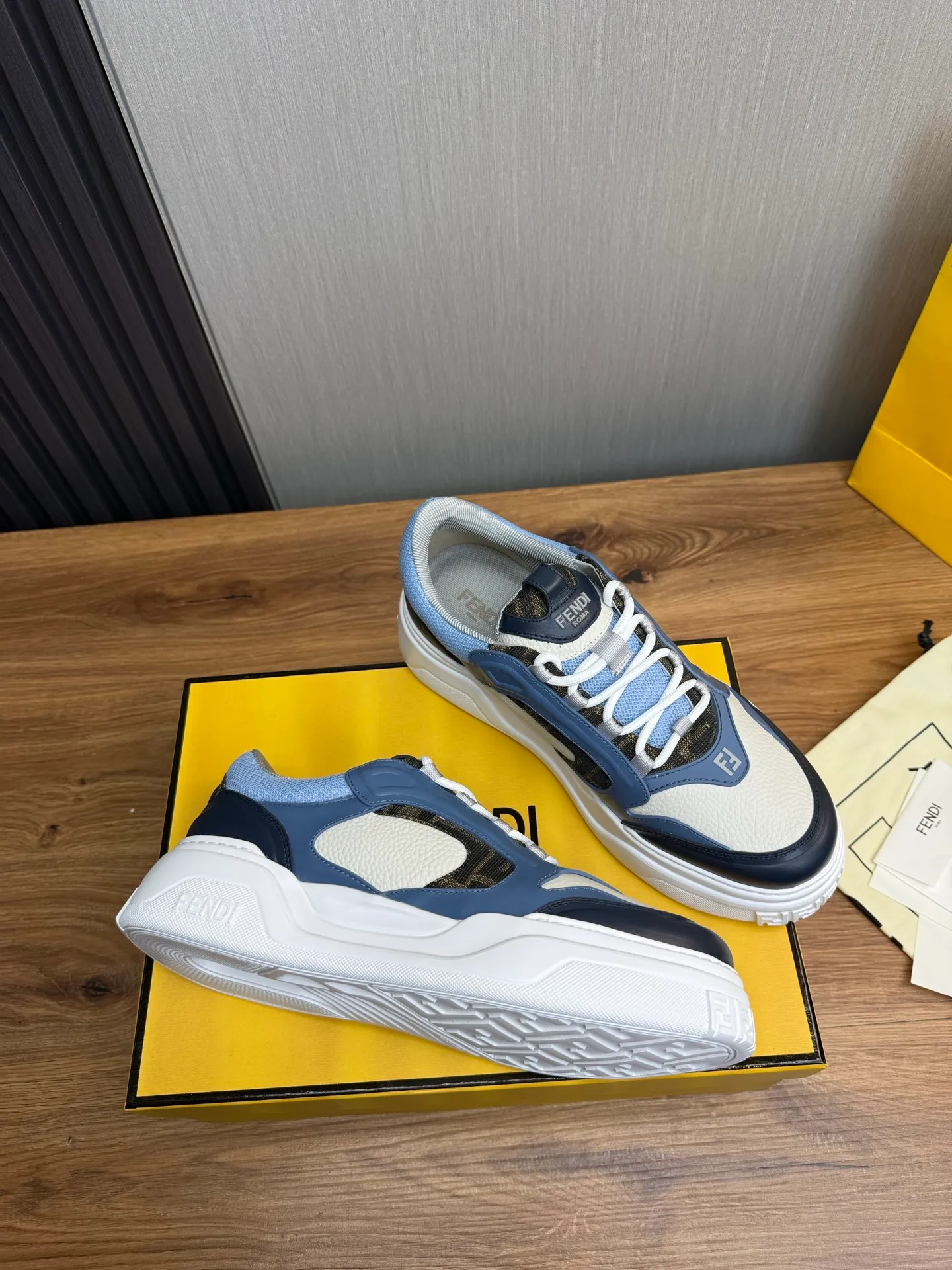 Men's shoes 💰780💰 Fendi (FENDI) men's model official website 1:1 replica ⬆️ The latest hot sale 🔥Original cowhide stitching - Comfortable mesh lining Original outsole ✅Ready stock 38-45 (38.45 non-refundable)